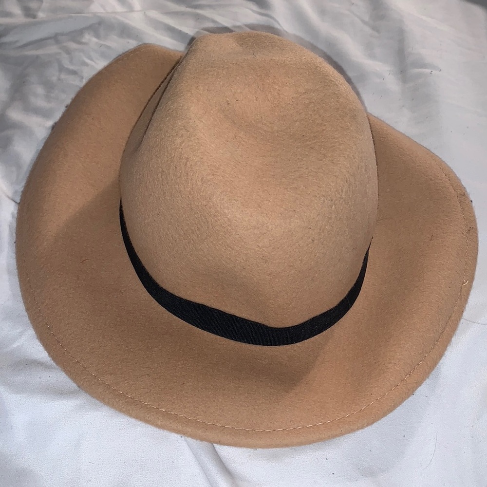Brandy Melville hat